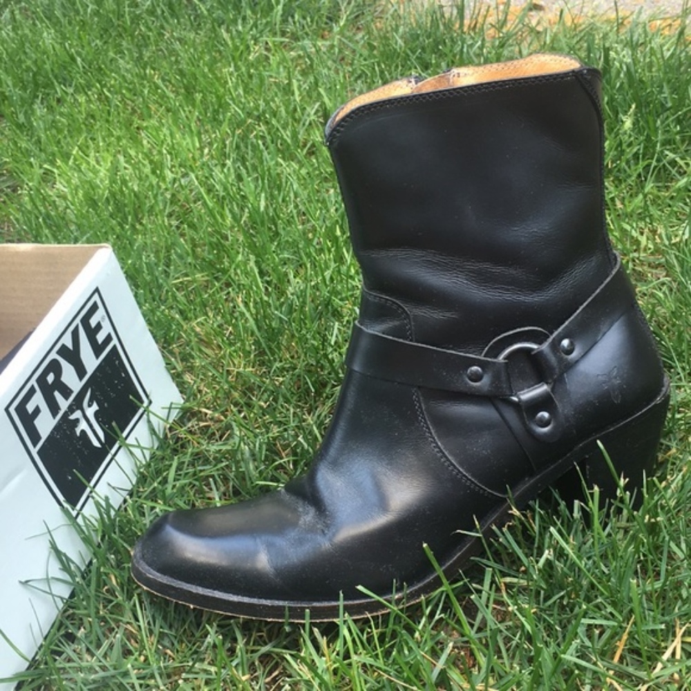 FRYE Leather Boots Booties Buckle